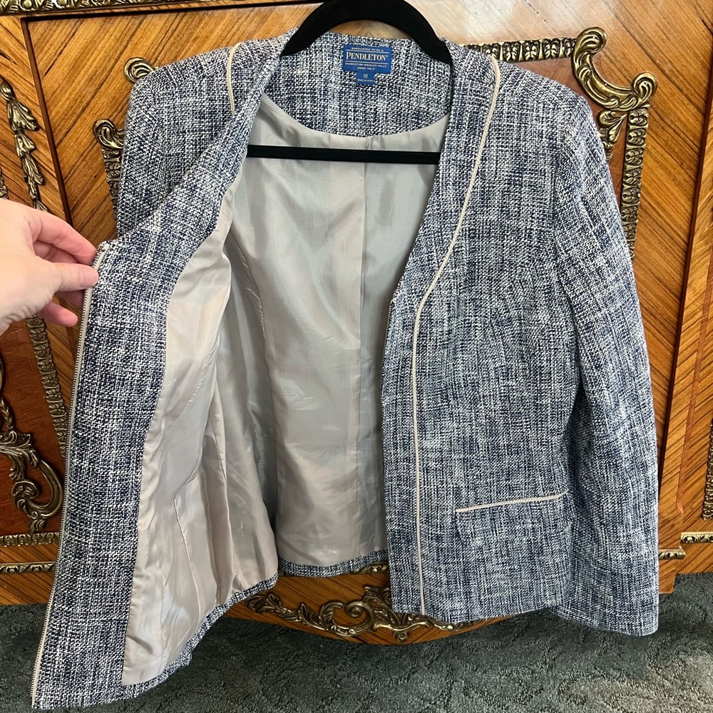 Pendleton Blazer Size 10. Navy. - image 4
